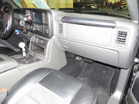 Image 11 of 16 of a 2004 CHEVROLET SILVERADO 1500 RST