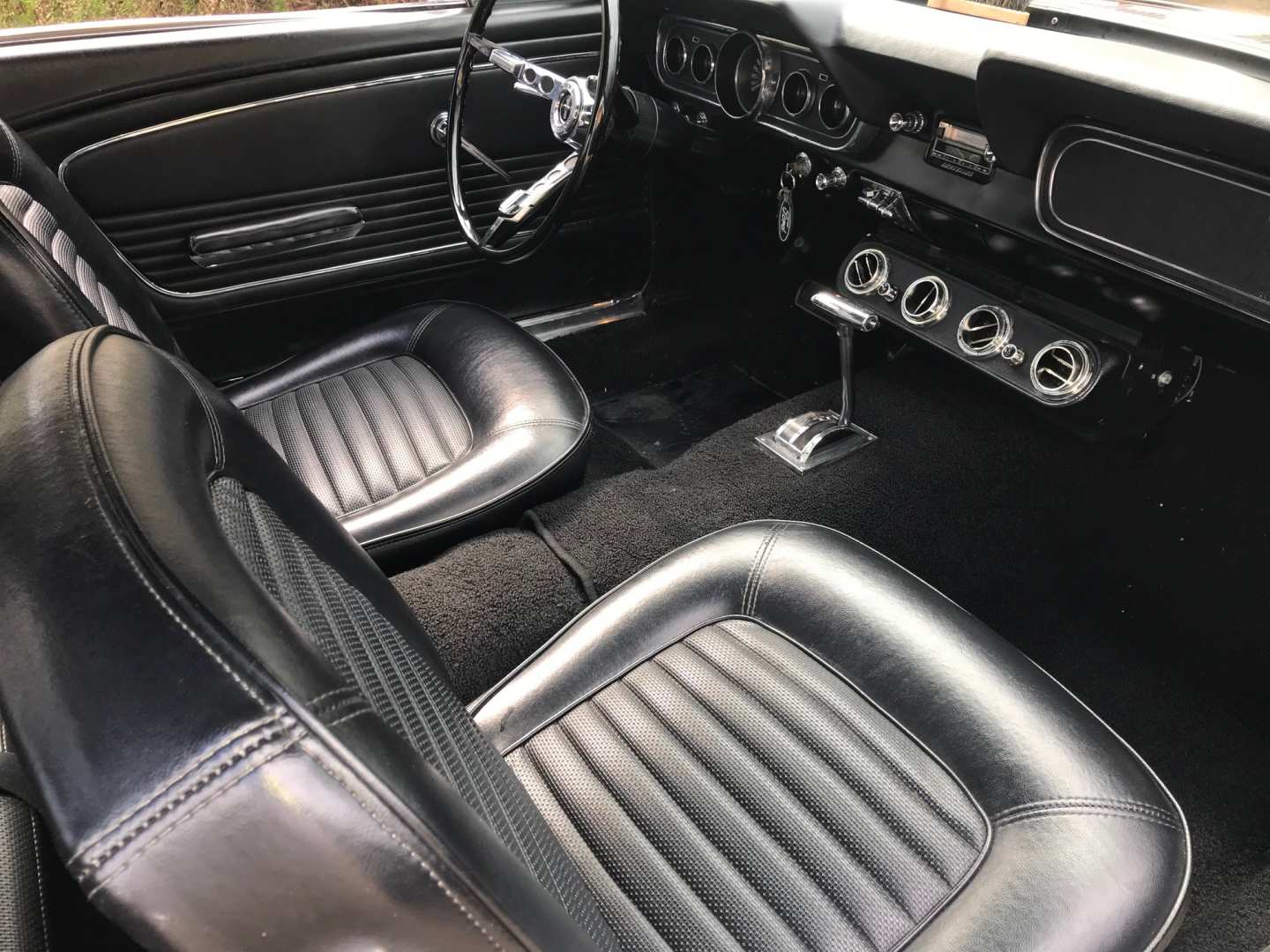 3rd Image of a 1966 FORD MUSTANG