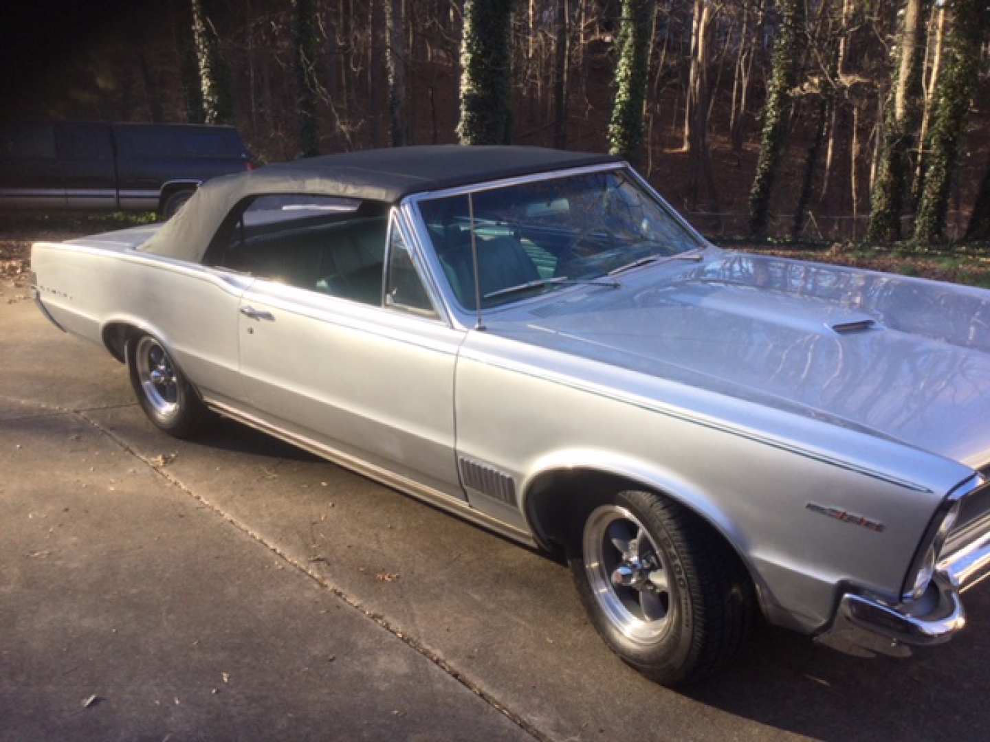 2nd Image of a 1965 PONTIAC LEMANS