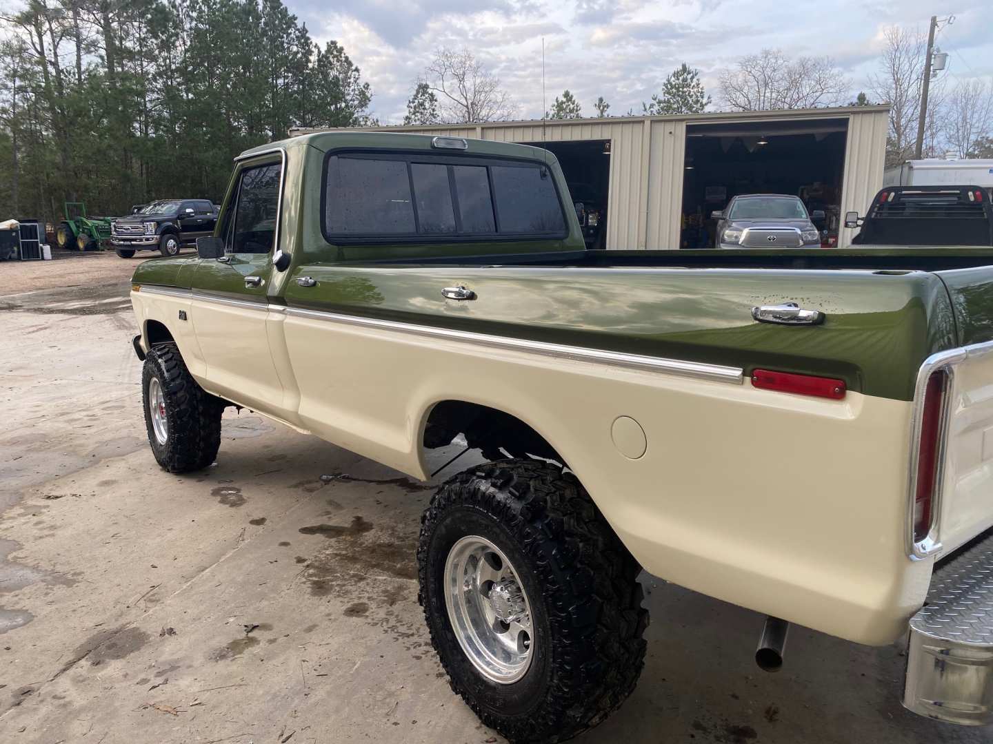 3rd Image of a 1976 FORD F250