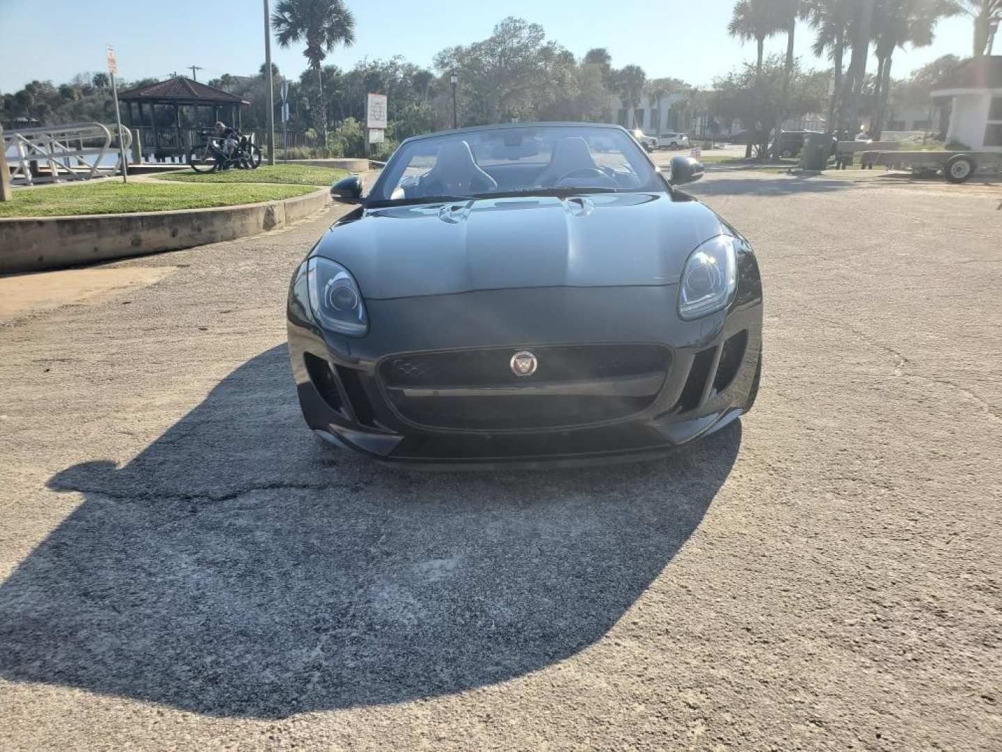 5th Image of a 2017 JAGUAR F-TYPE