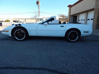 Image 8 of 19 of a 1993 CHEVROLET CORVETTE