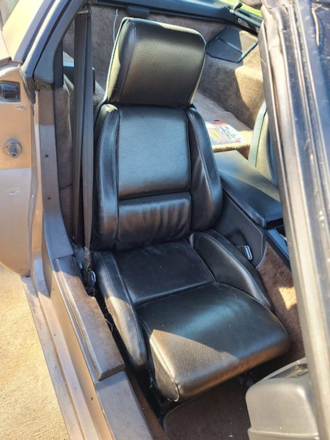 2nd Image of a 1984 CHEVROLET CORVETTE