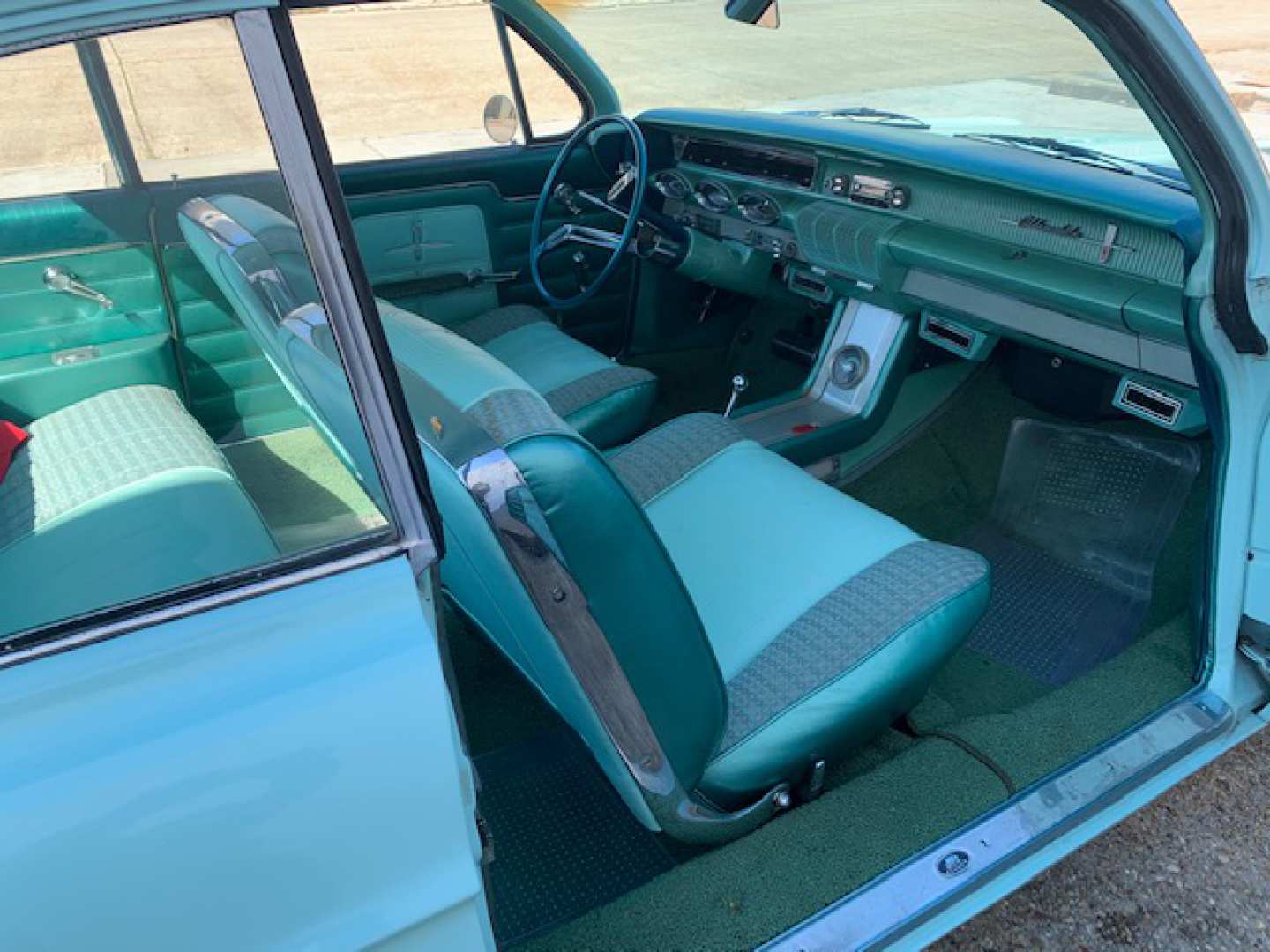 3rd Image of a 1961 OLDSMOBILE 88