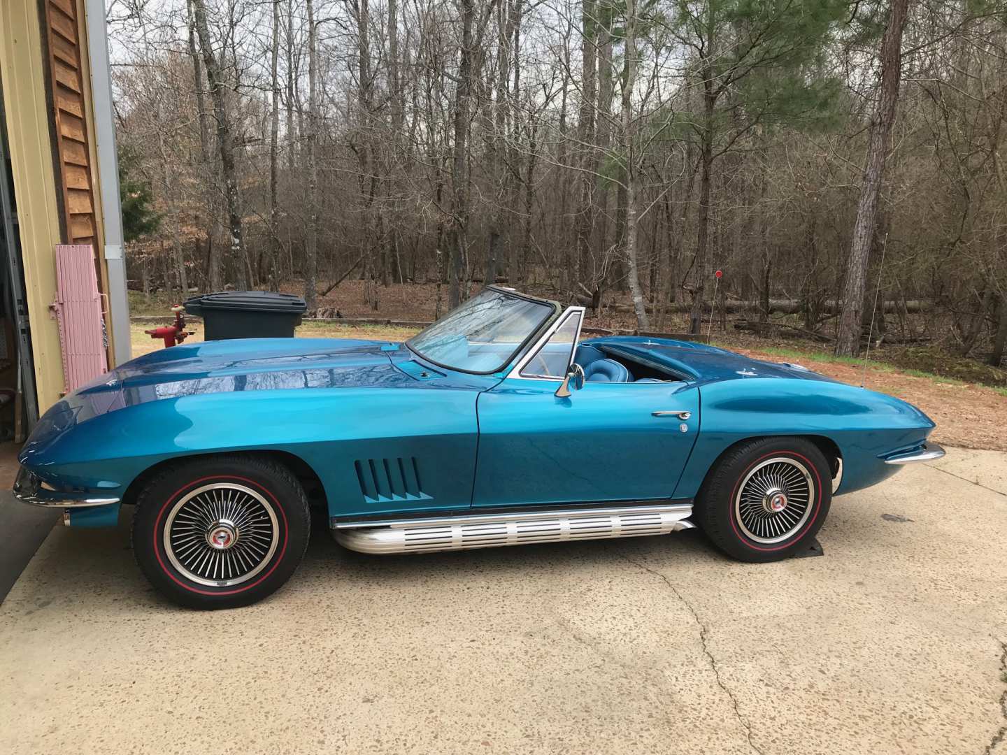 1st Image of a 1967 CHEVROLET CORVETTE