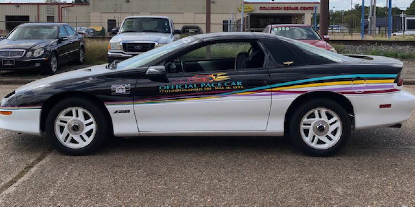 2nd Image of a 1993 CHEVROLET CAMARO Z28