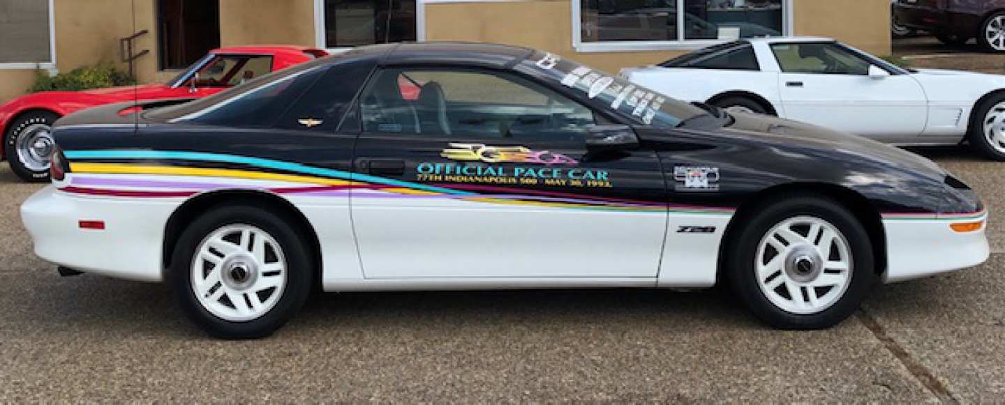 3rd Image of a 1993 CHEVROLET CAMARO Z28