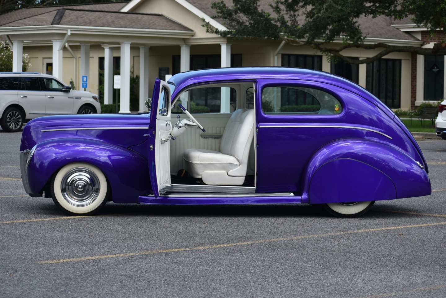 3rd Image of a 1940 FORD SEDAN