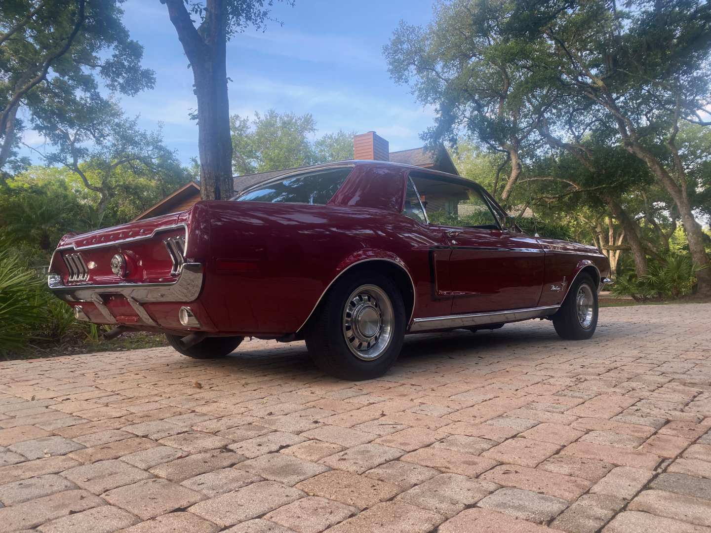 2nd Image of a 1968 FORD MUSTANG