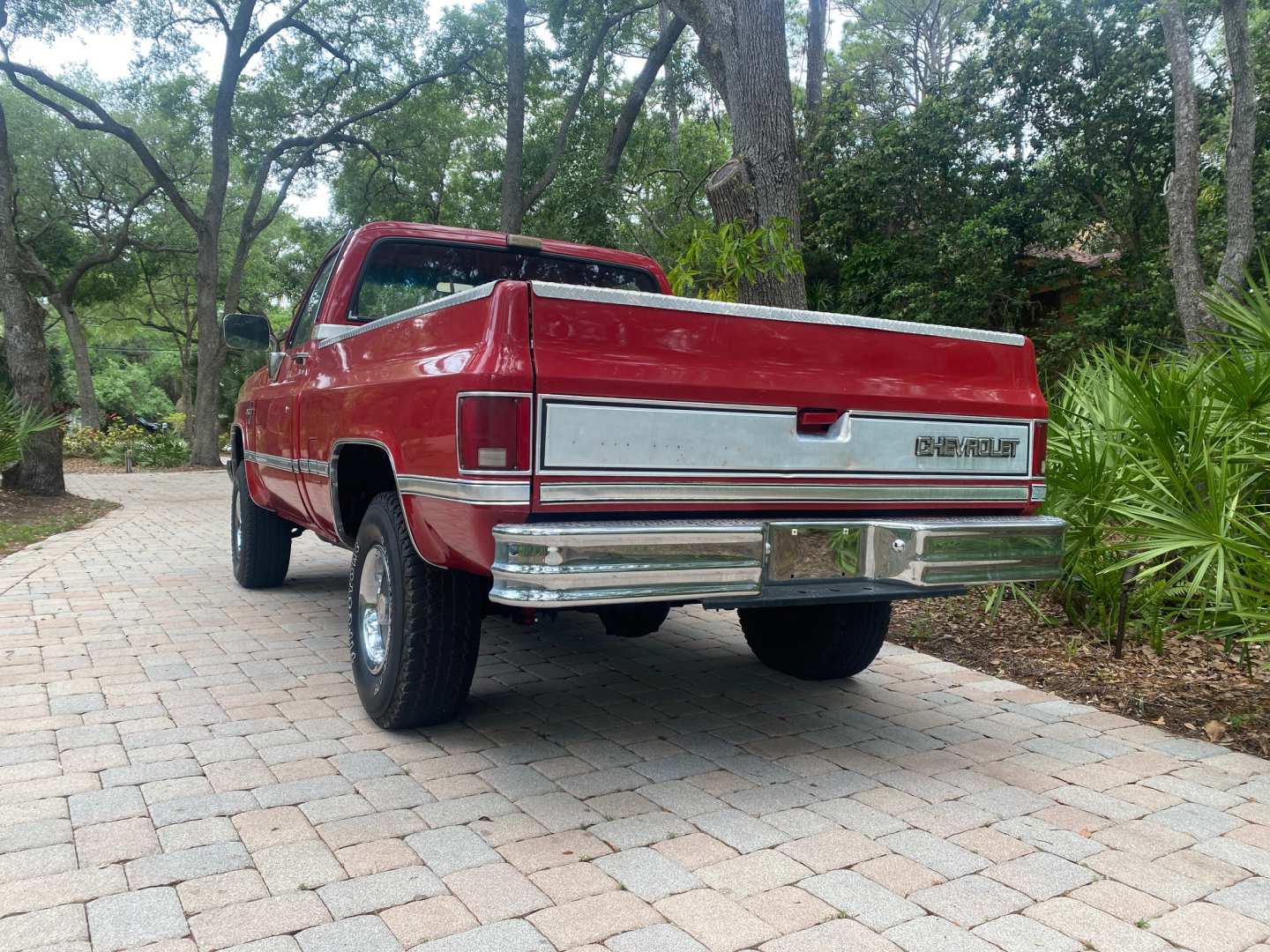 3rd Image of a 1986 CHEVROLET K10