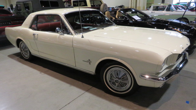 2nd Image of a 1966 FORD MUSTANG