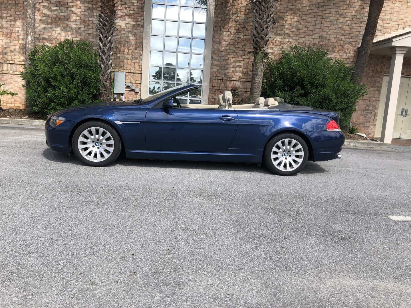 2nd Image of a 2005 BMW 6 SERIES 645CIC