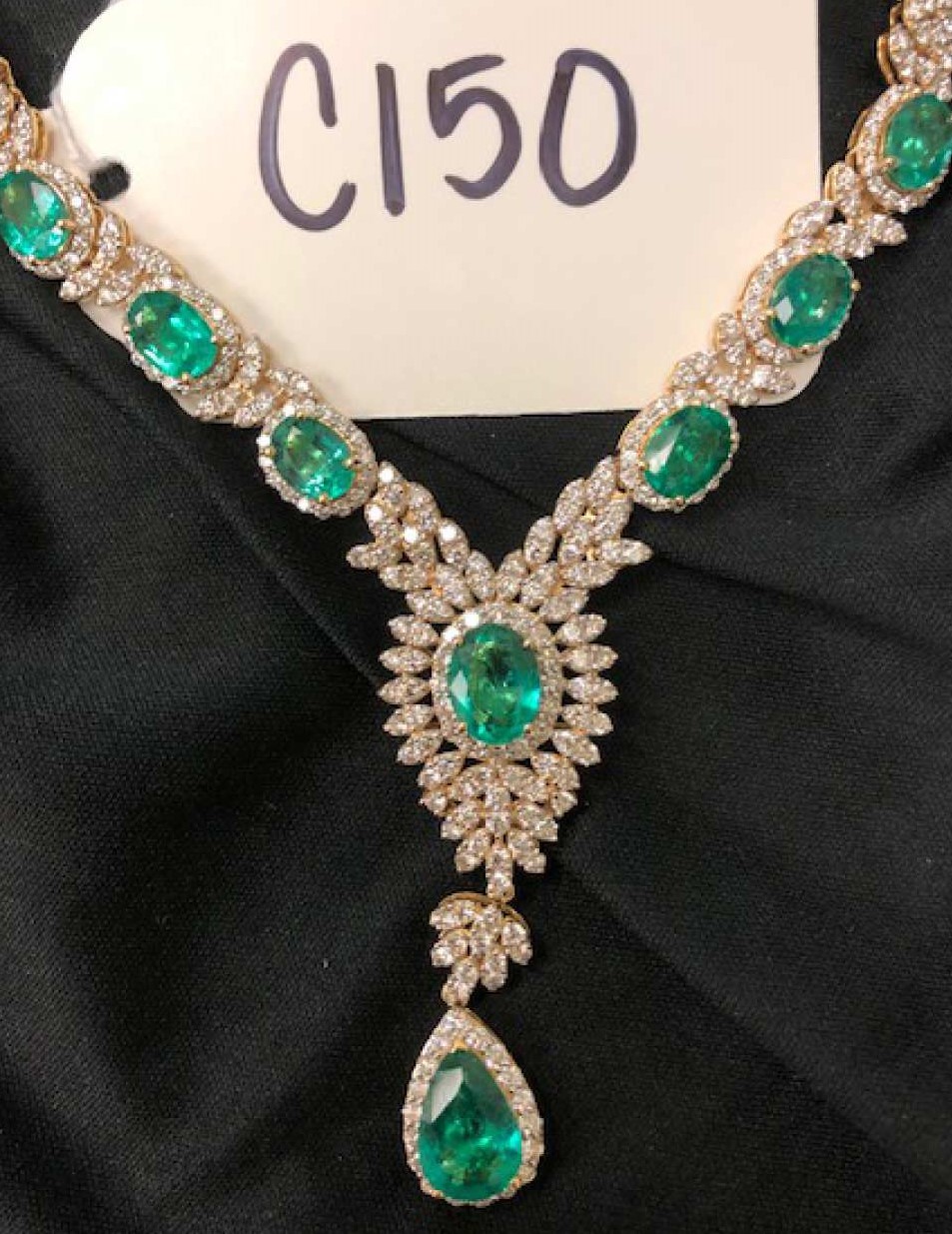 0th Image of a N/A EMERALD AND DIAMOND NECKLACE