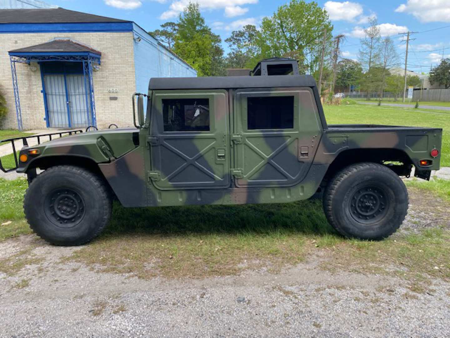 1st Image of a 1990 M998 HUMVEE