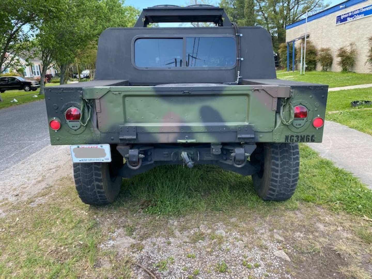 2nd Image of a 1990 M998 HUMVEE