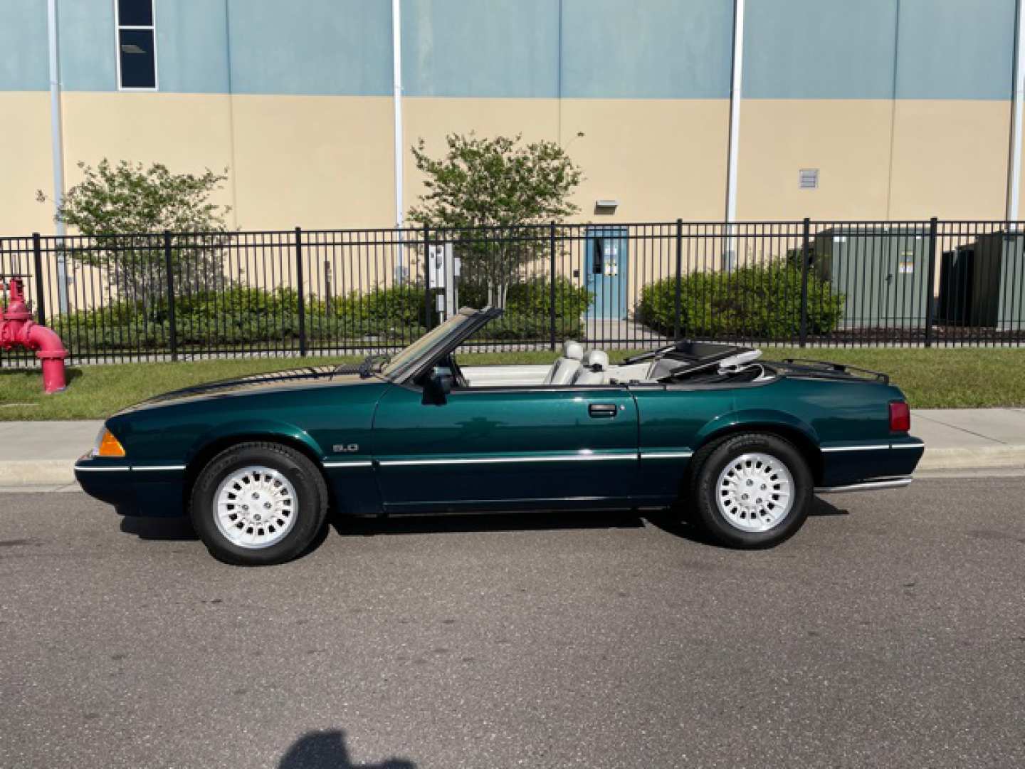 1st Image of a 1990 FORD MUSTANG LX