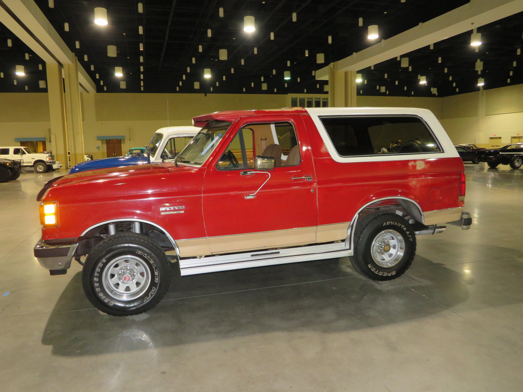 2nd Image of a 1989 FORD BRONCO XLT