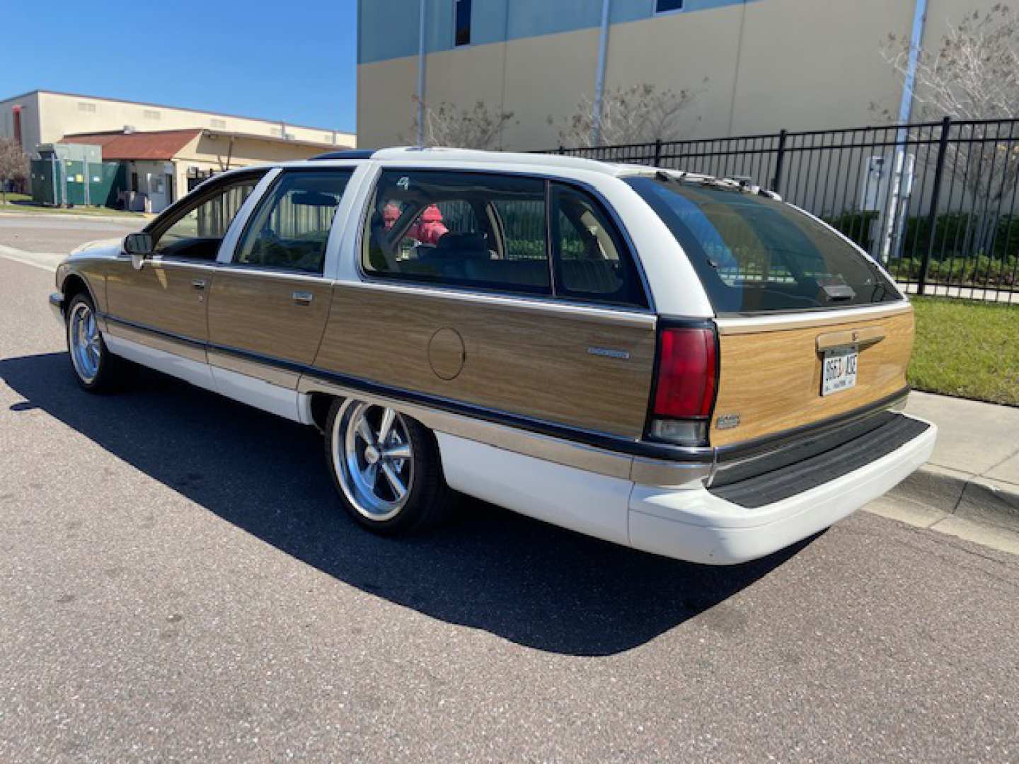 1st Image of a 1993 BUICK ROADMASTER ESTATE