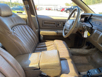 Image 4 of 9 of a 1993 BUICK ROADMASTER ESTATE
