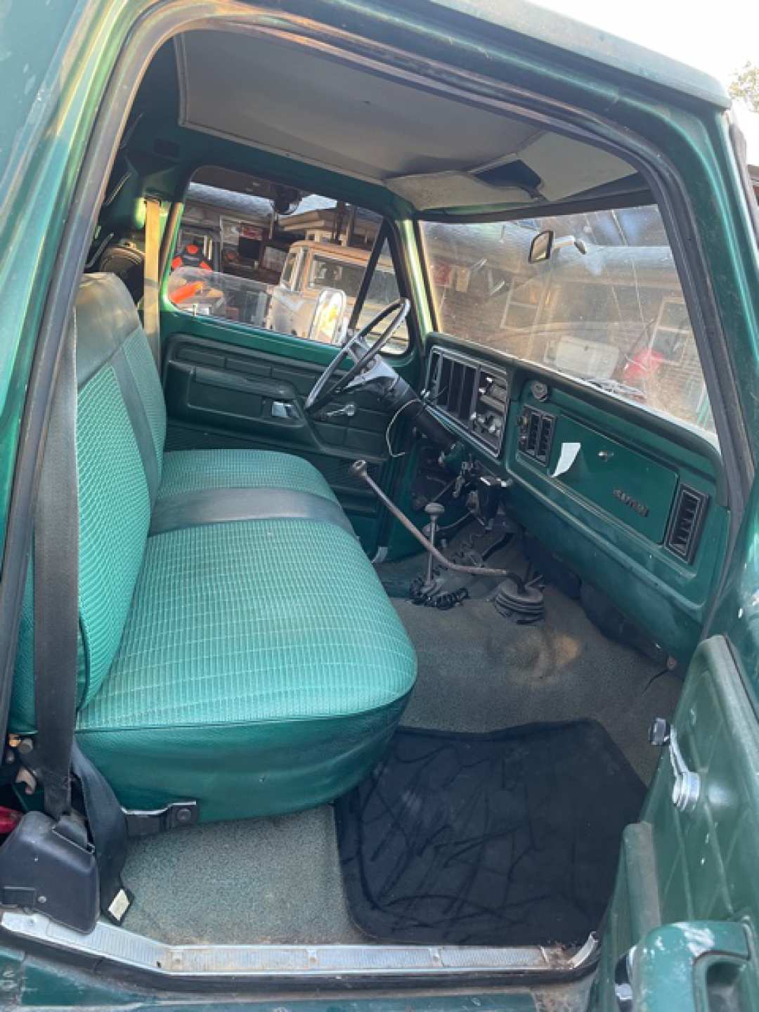 2nd Image of a 1977 FORD F150