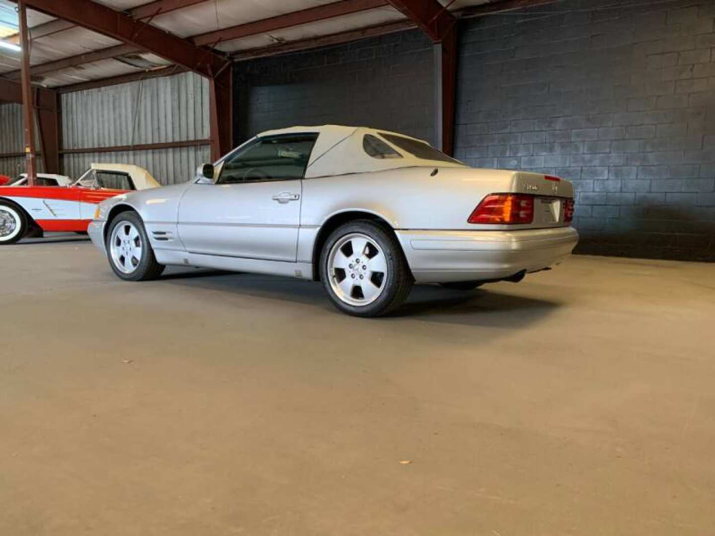 2nd Image of a 2000 MERCEDES-BENZ SL-CLASS SL500