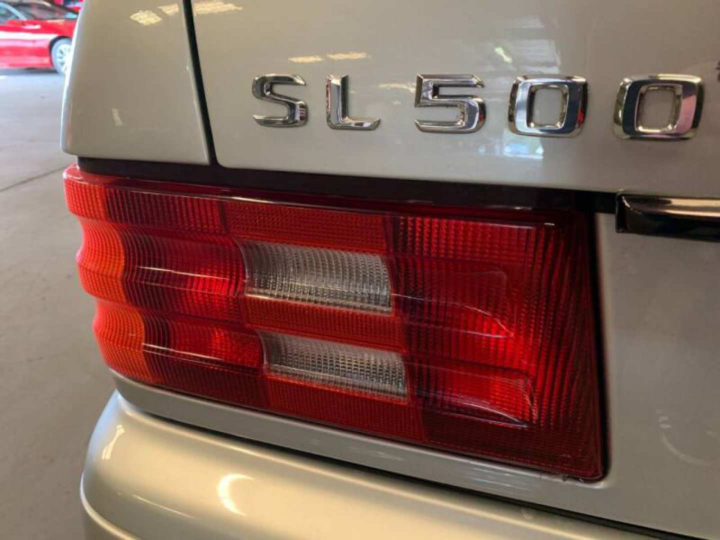 8th Image of a 2000 MERCEDES-BENZ SL-CLASS SL500