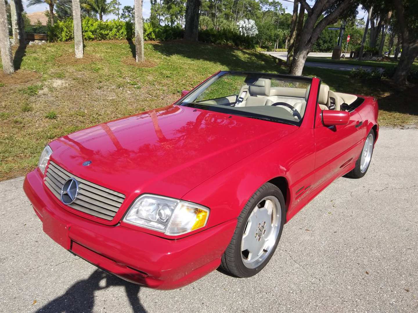 2nd Image of a 1998 MERCEDES-BENZ SL-CLASS SL500