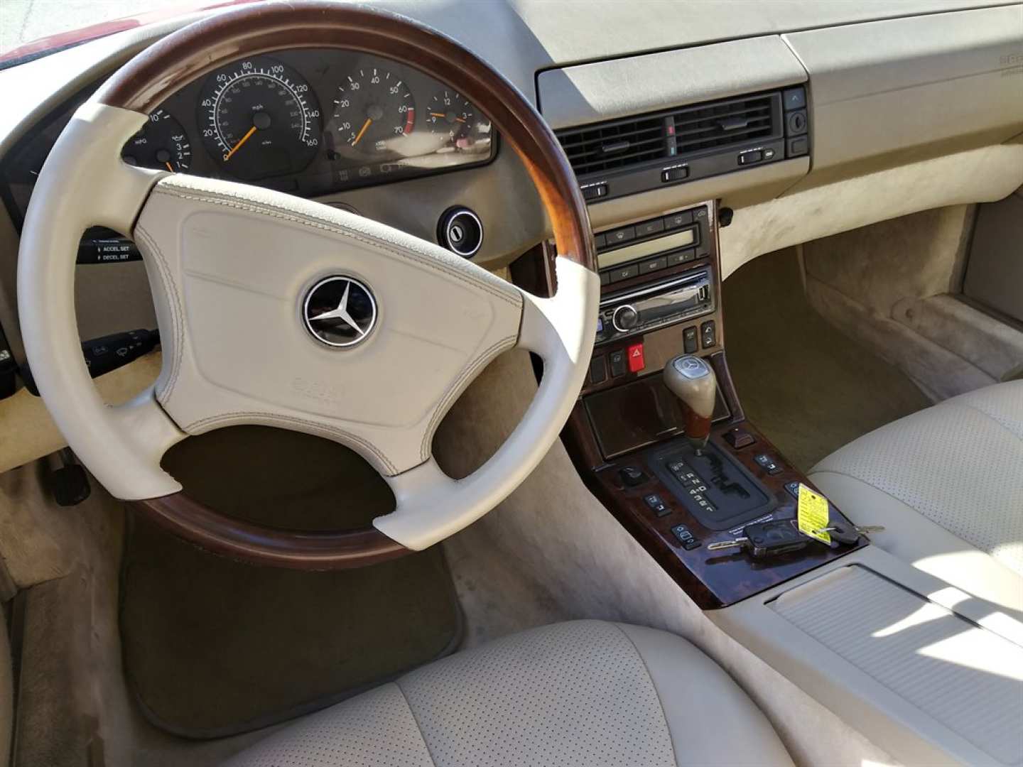 11th Image of a 1998 MERCEDES-BENZ SL-CLASS SL500