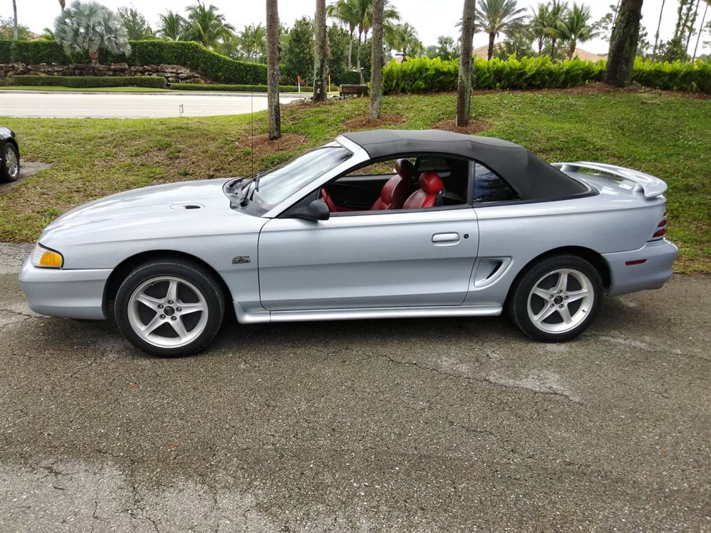 3rd Image of a 1995 FORD MUSTANG GT