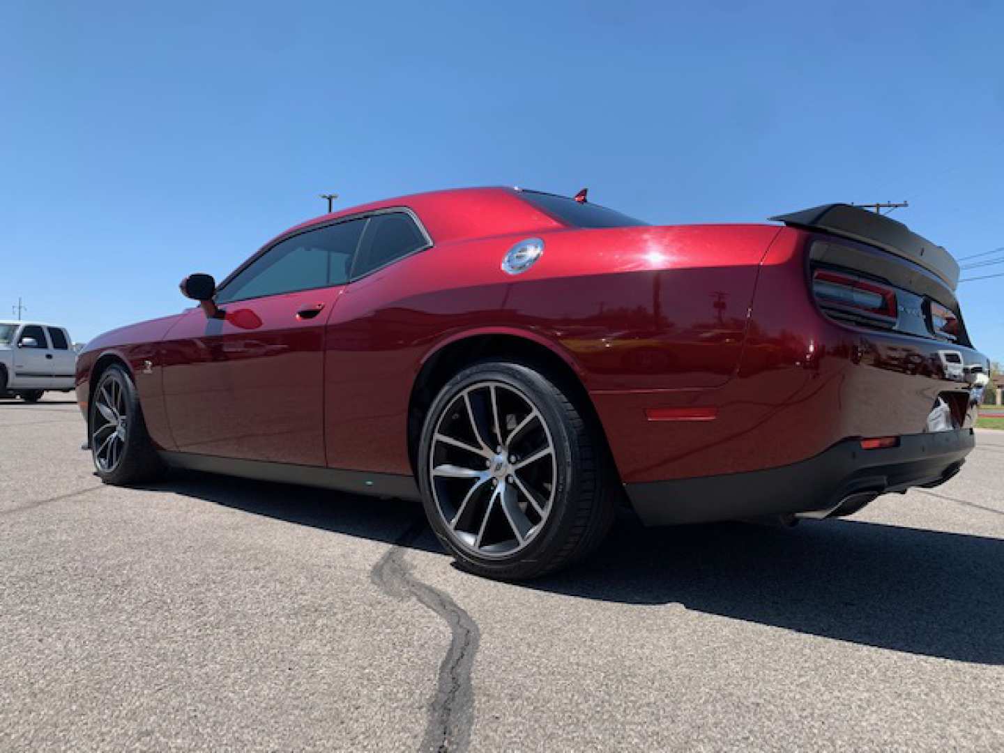 4th Image of a 2018 DODGE CHALLENGER