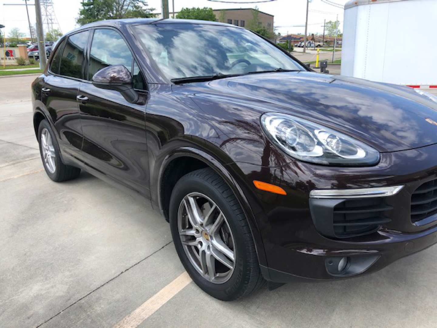 1st Image of a 2016 PORSCHE CAYENNE