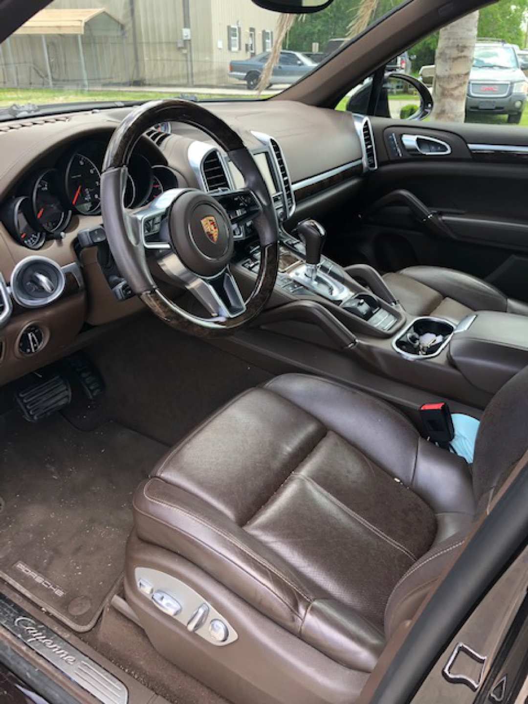 5th Image of a 2016 PORSCHE CAYENNE