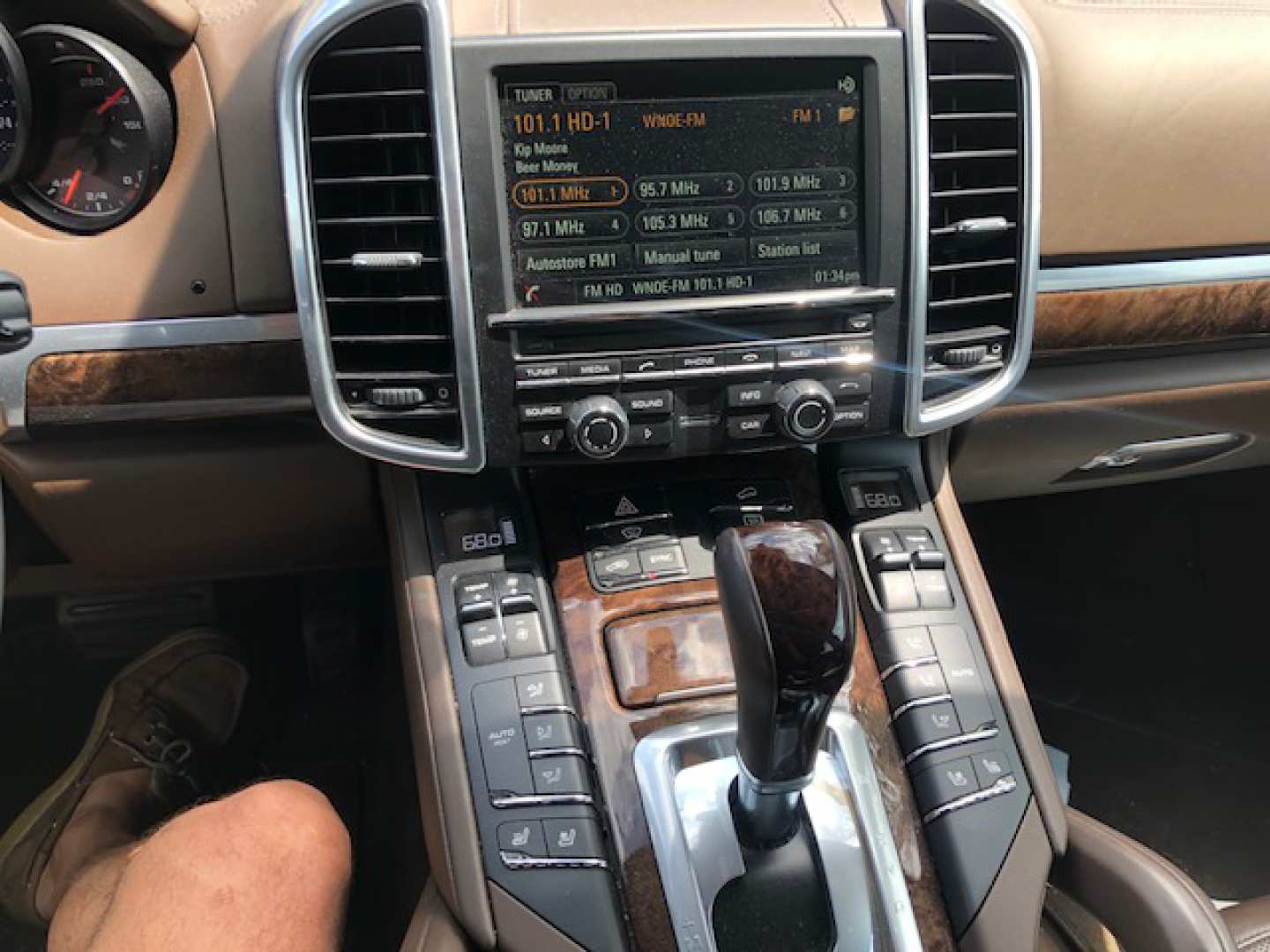 6th Image of a 2016 PORSCHE CAYENNE