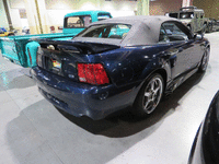 Image 10 of 12 of a 2001 FORD MUSTANG