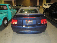Image 11 of 12 of a 2001 FORD MUSTANG