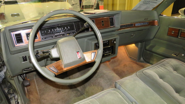 4th Image of a 1986 OLDSMOBILE CUTLASS SUPREME BROUGHAM