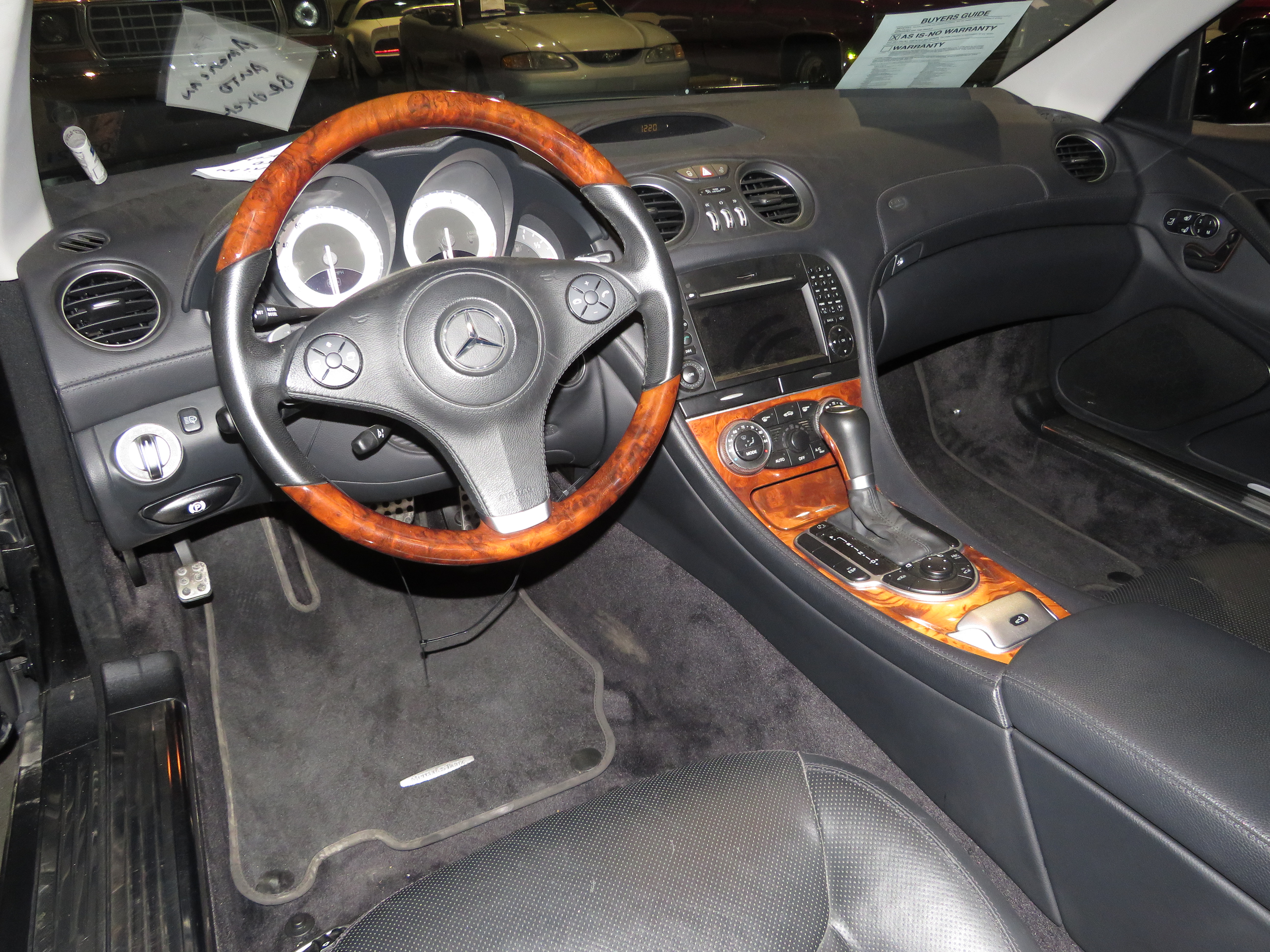 3rd Image of a 2009 MERCEDES-BENZ SL-CLASS SL550