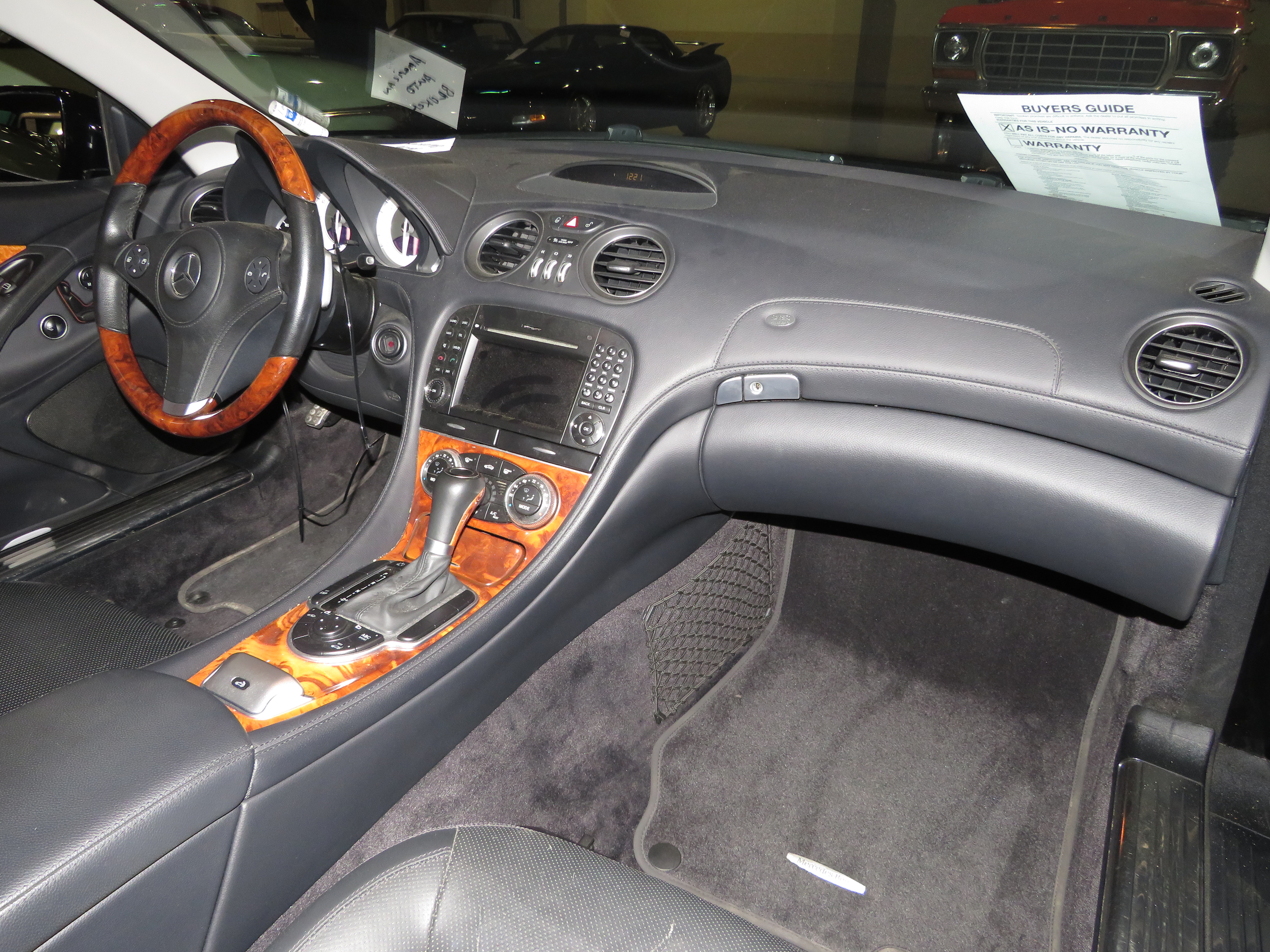 5th Image of a 2009 MERCEDES-BENZ SL-CLASS SL550