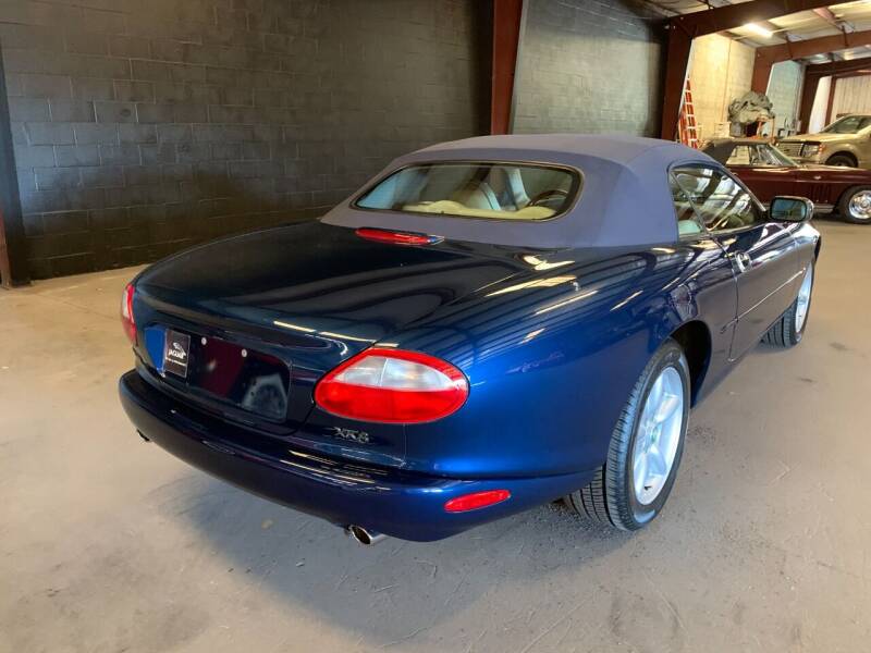 2nd Image of a 1997 JAGUAR XK8 XK