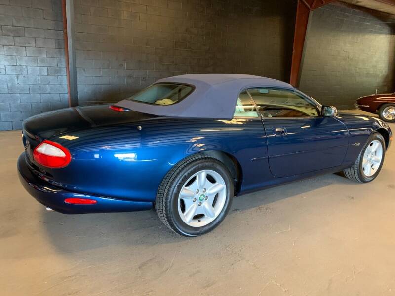 3rd Image of a 1997 JAGUAR XK8 XK