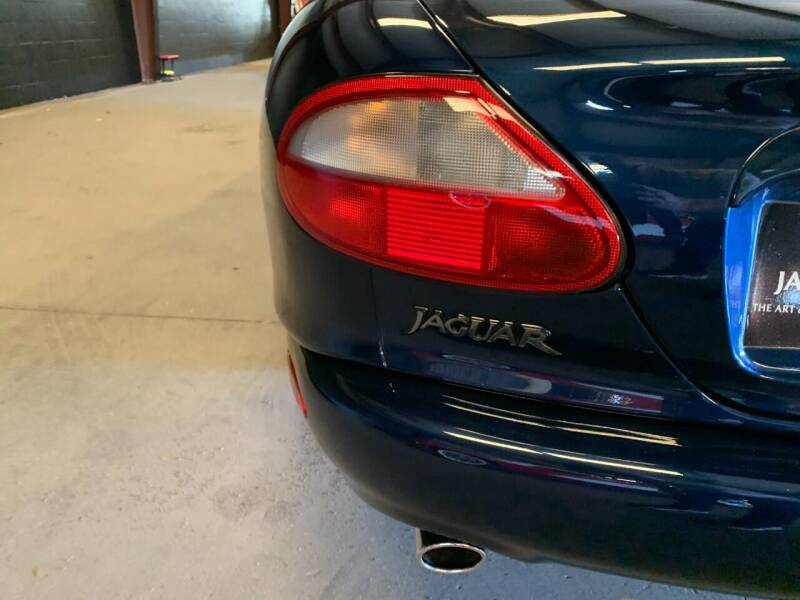 12th Image of a 1997 JAGUAR XK8 XK