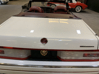 Image 15 of 40 of a 1992 CADILLAC ALLANTE