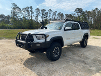 Image 3 of 3 of a 2016 TOYOTA TACOMA