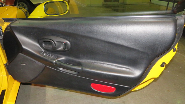 8th Image of a 2004 CHEVROLET CORVETTE