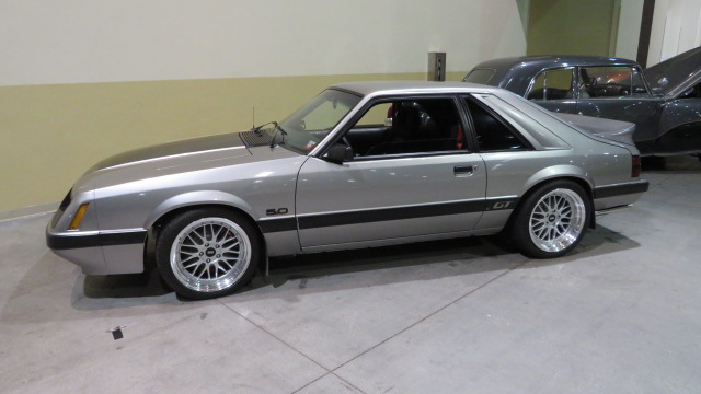 4th Image of a 1986 FORD MUSTANG LX
