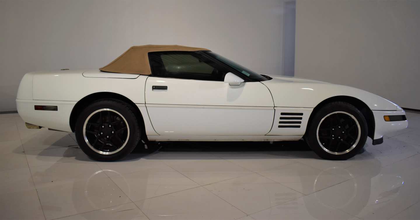 2nd Image of a 1993 CHEVROLET CORVETTE