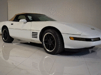 Image 4 of 26 of a 1993 CHEVROLET CORVETTE