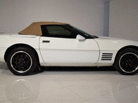 Image 14 of 26 of a 1993 CHEVROLET CORVETTE