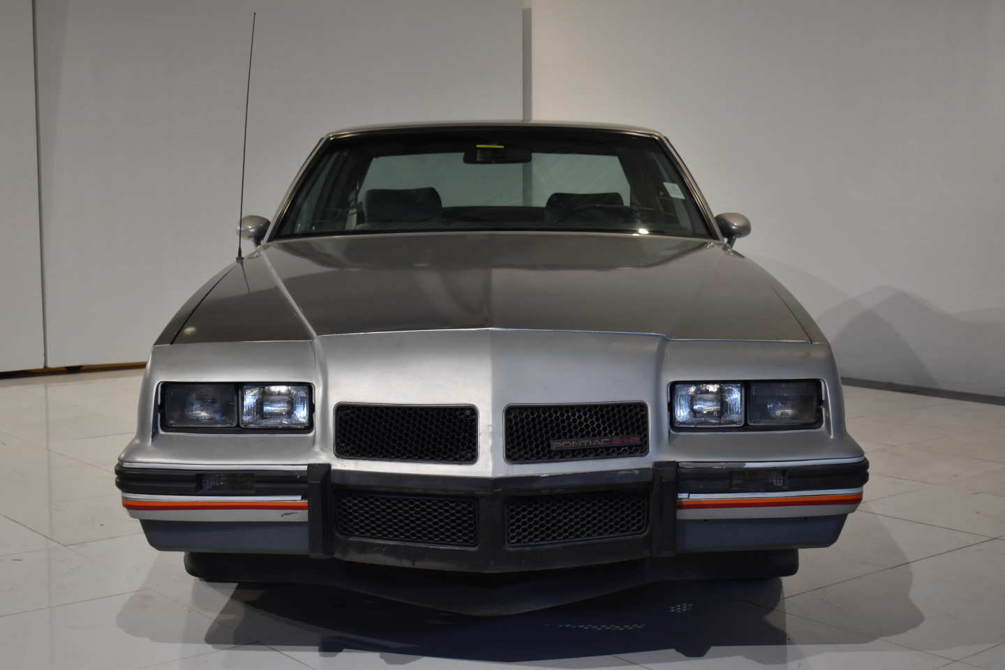 1st Image of a 1986 PONTIAC GRAND PRIX