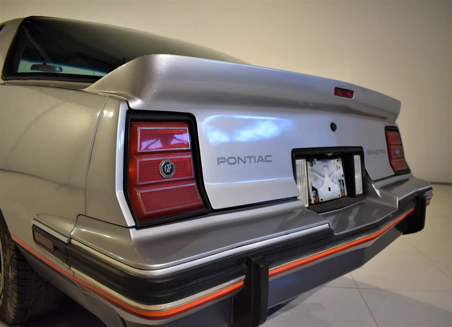 5th Image of a 1986 PONTIAC GRAND PRIX